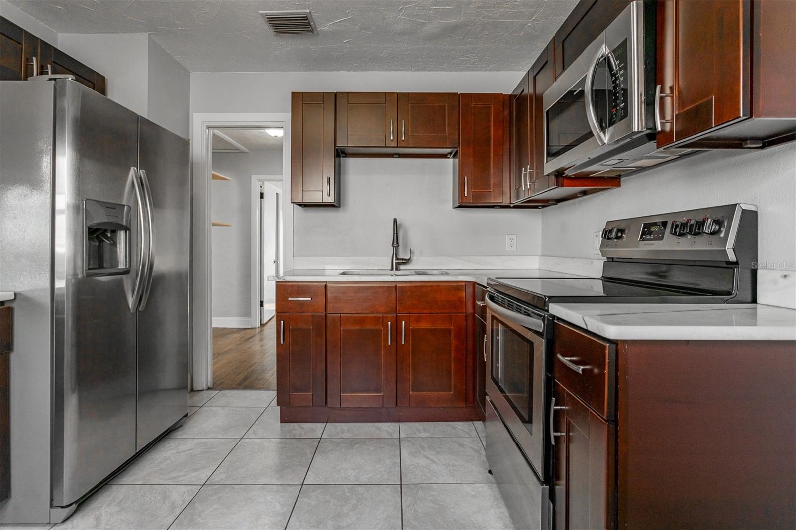 Image 16 of 41 For 2454 15th Avenue N