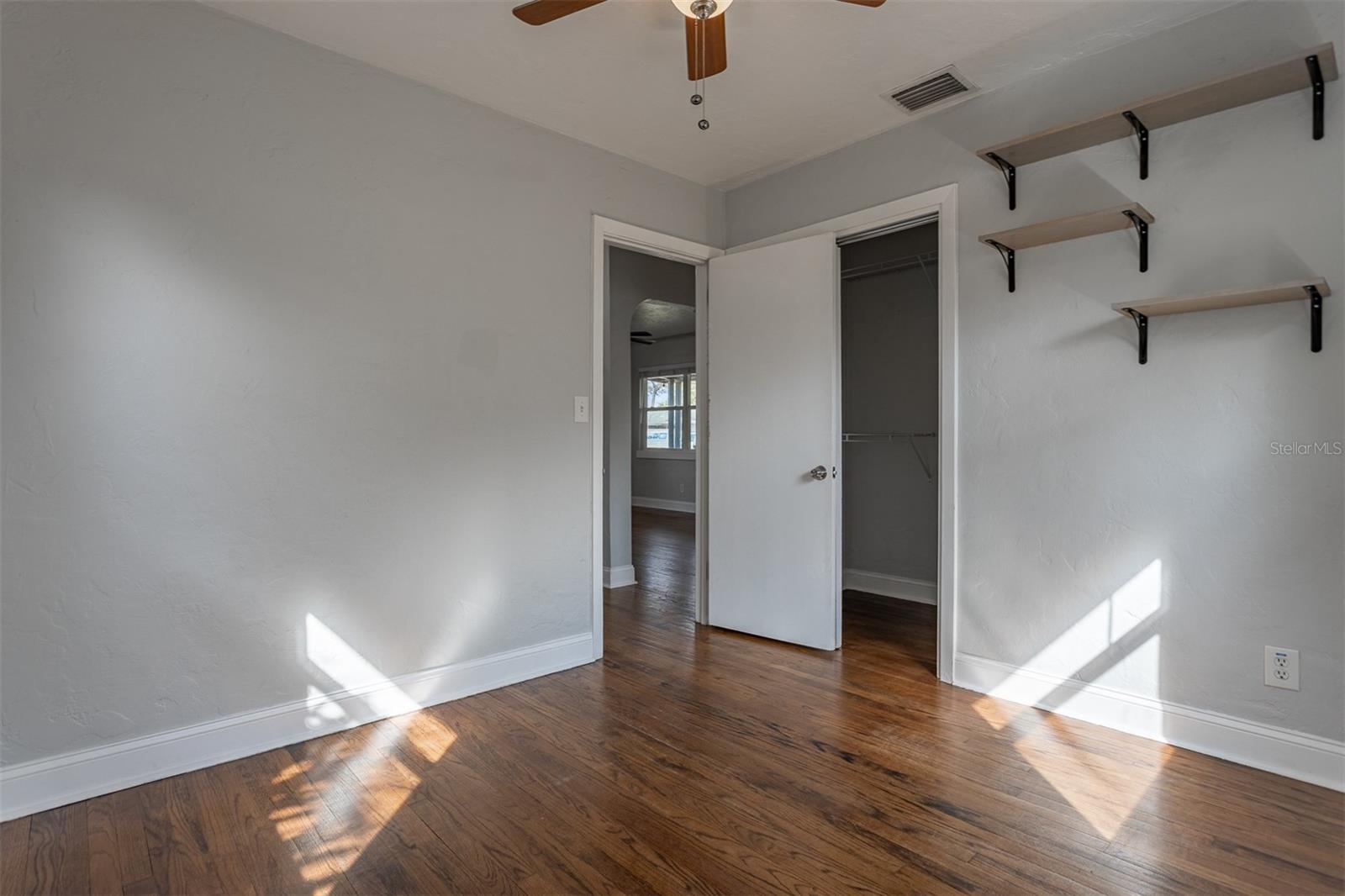 Image 20 of 41 For 2454 15th Avenue N
