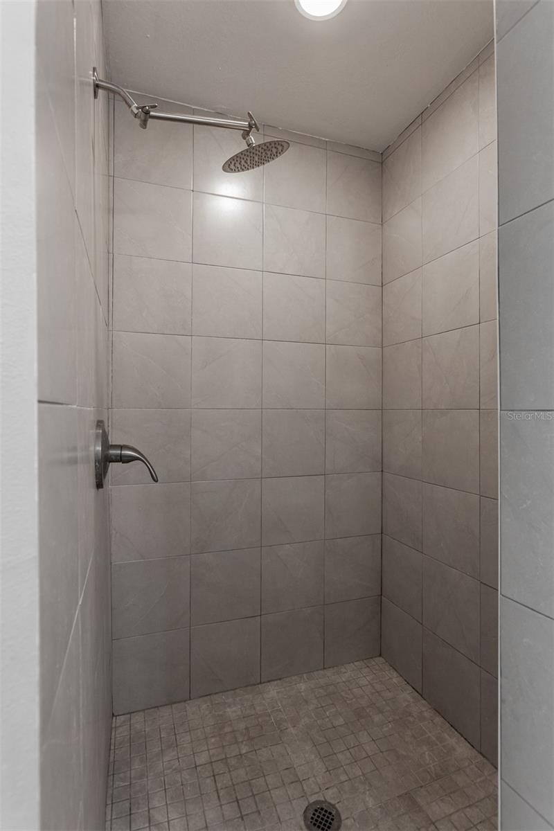 Image 29 of 41 For 2454 15th Avenue N