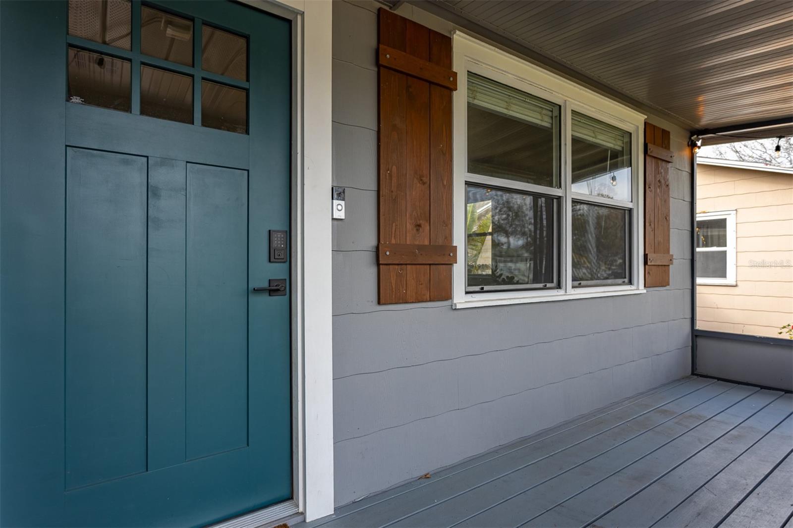 Image 8 of 41 For 2454 15th Avenue N