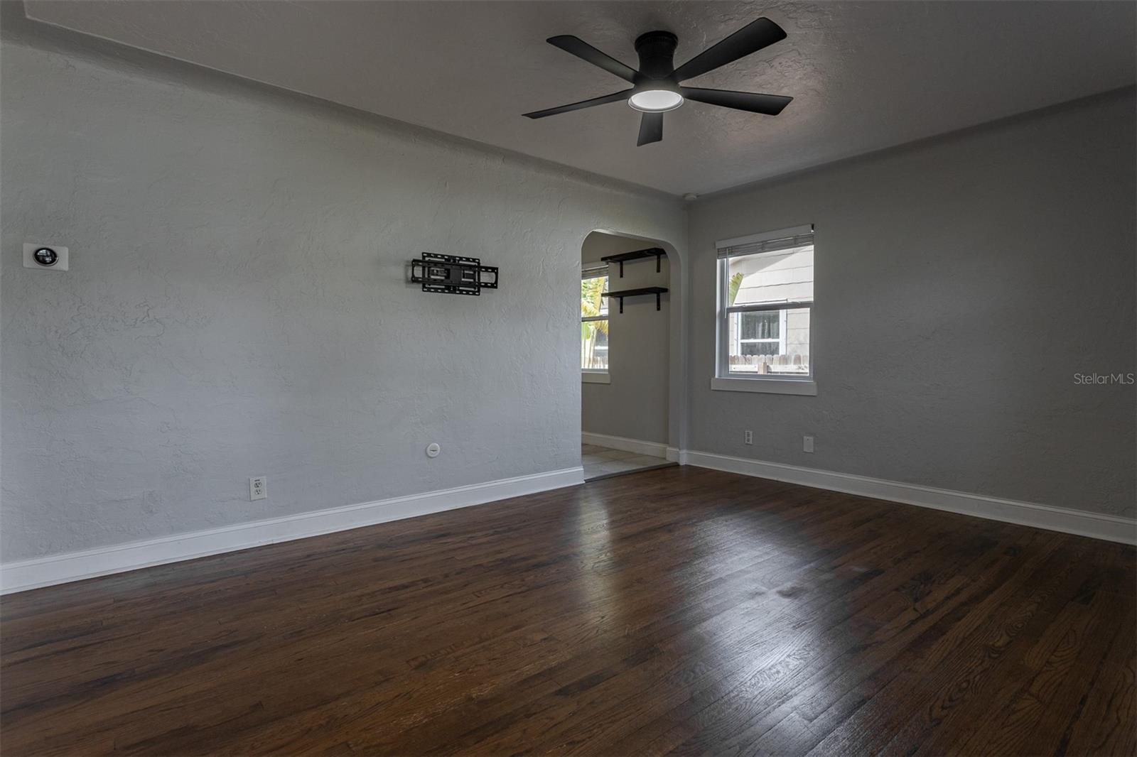 Image 9 of 41 For 2454 15th Avenue N