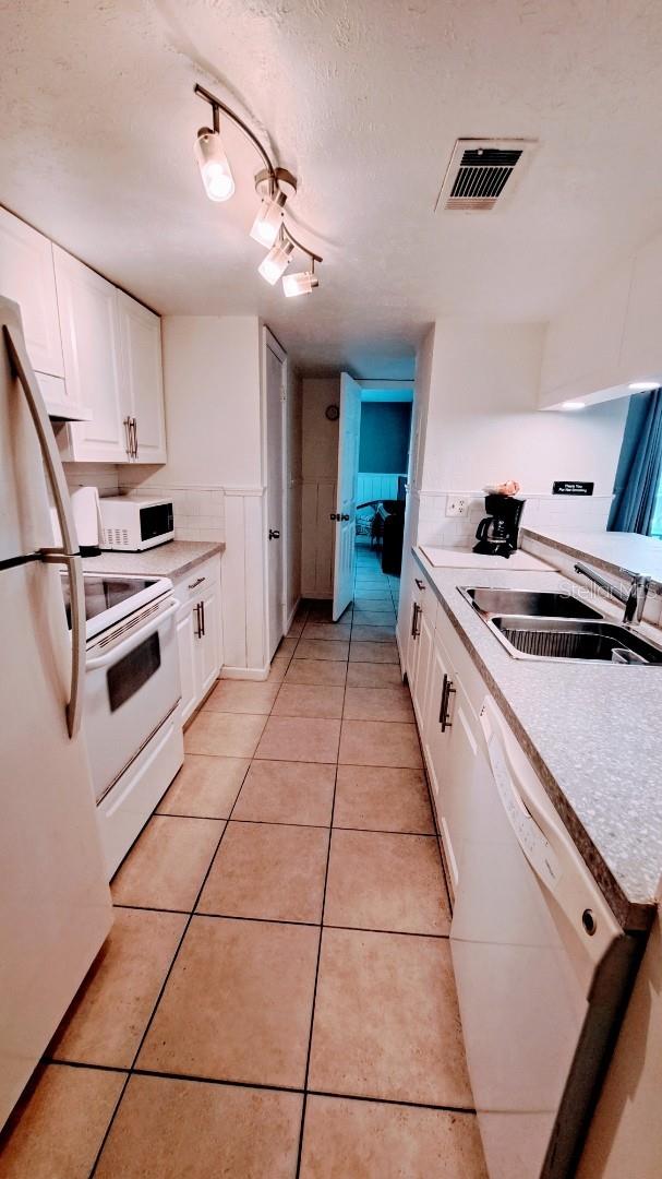 Image 4 of 45 For 3600 42nd Street S 52b