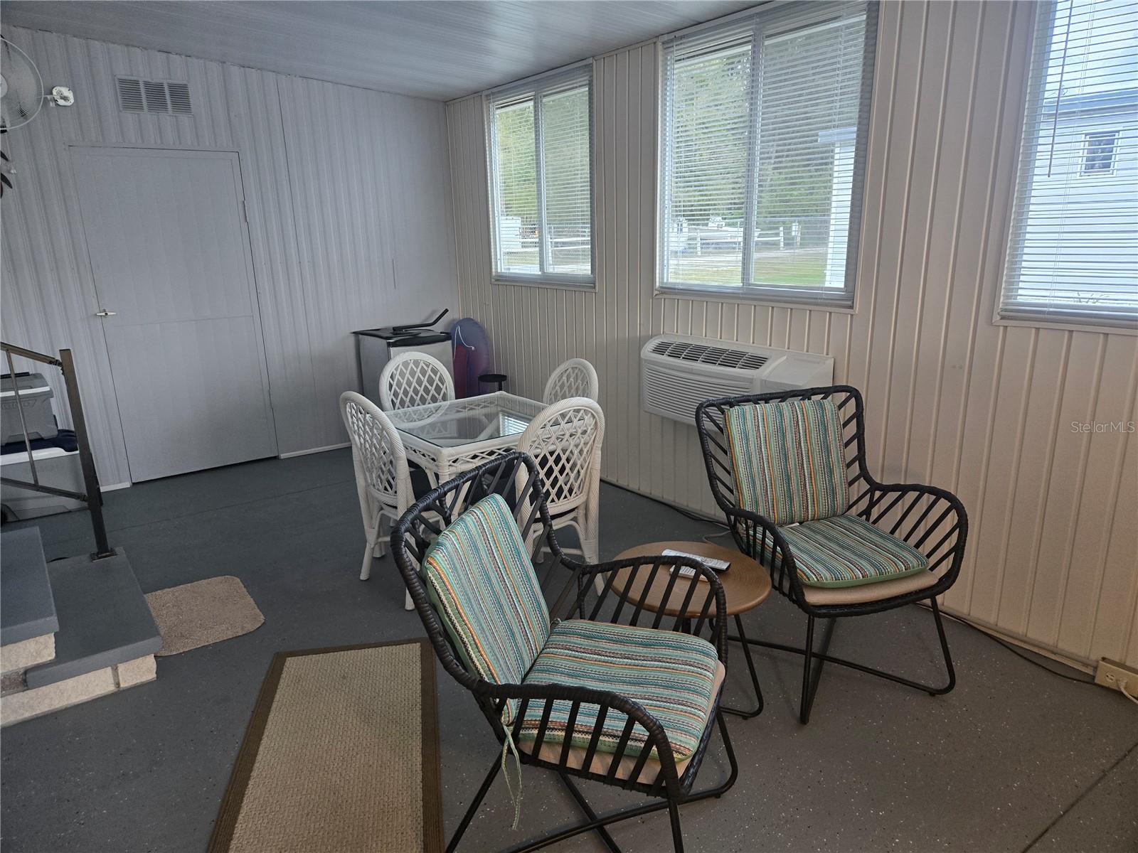 Image 4 of 38 For 1710 7th Street Sw 93