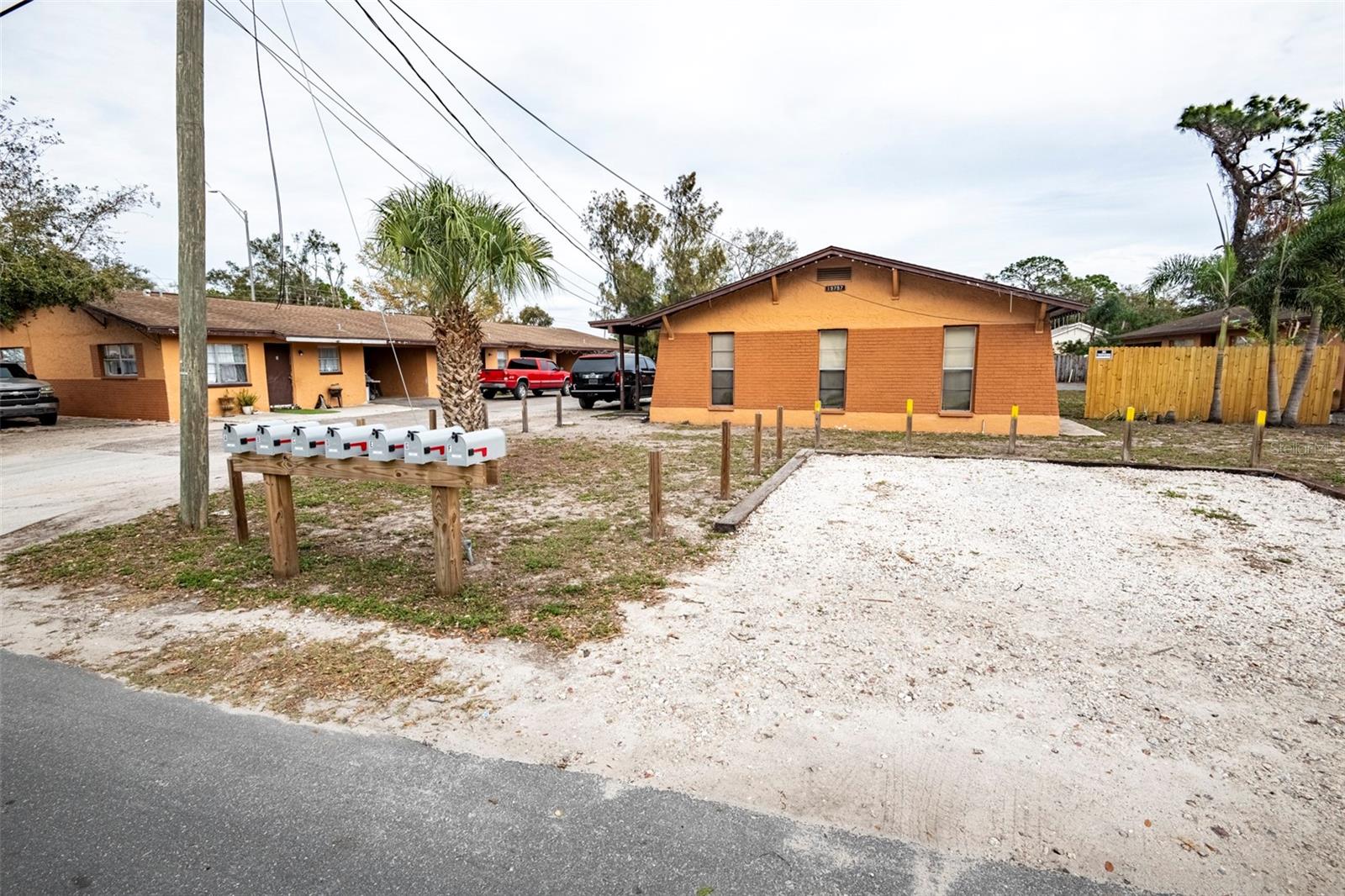 Listing photo id 2 for 15751-57&59 Morgan Street