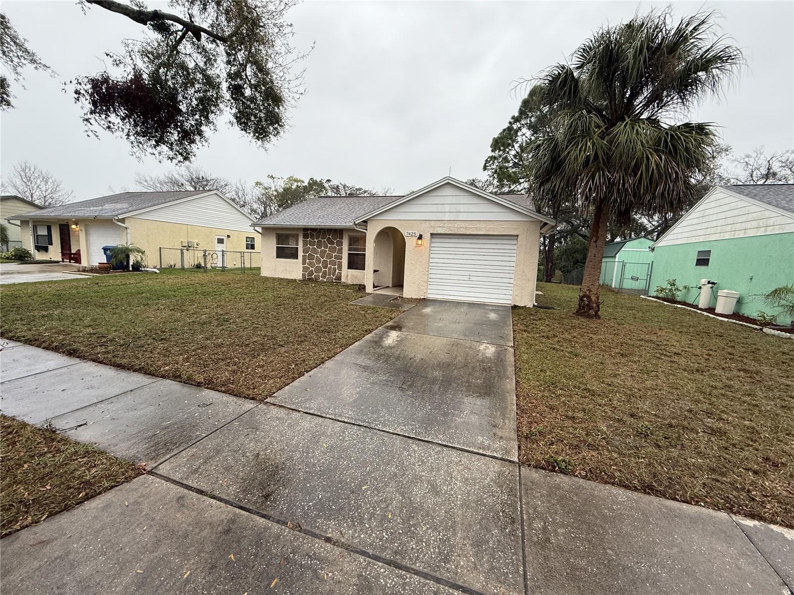 Listing photo id 17 for 7425 Riverbank Drive