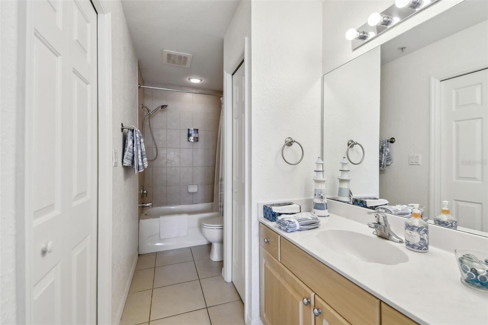 Image 10 of 49 For 13999 Gulf Boulevard 302