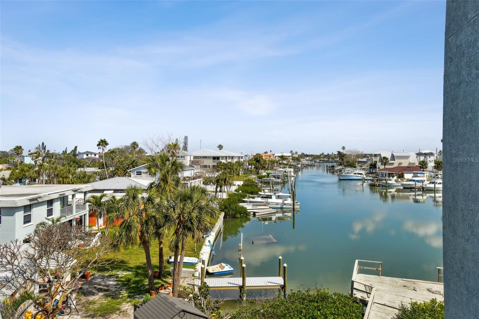 Image 15 of 49 For 13999 Gulf Boulevard 302