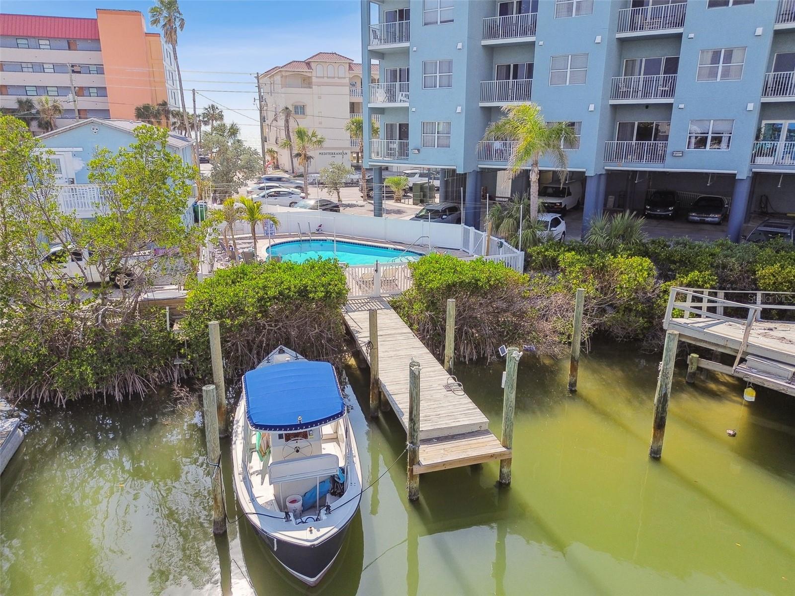 Image 17 of 49 For 13999 Gulf Boulevard 302