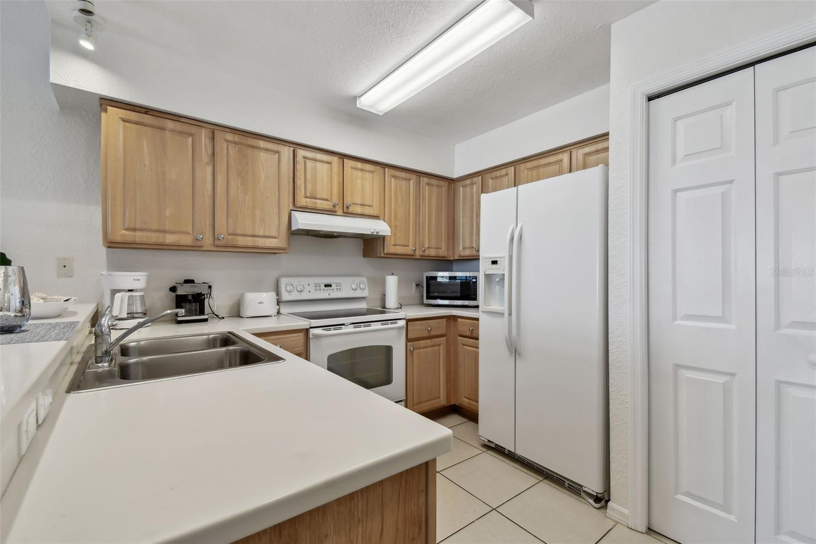 Image 26 of 49 For 13999 Gulf Boulevard 302