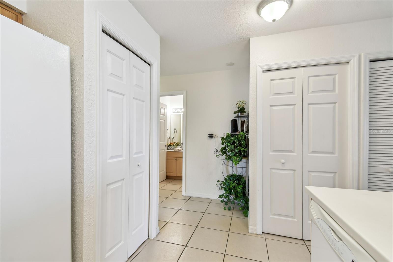 Image 28 of 49 For 13999 Gulf Boulevard 302