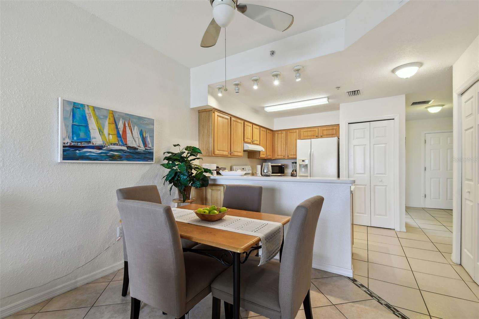 Image 31 of 49 For 13999 Gulf Boulevard 302