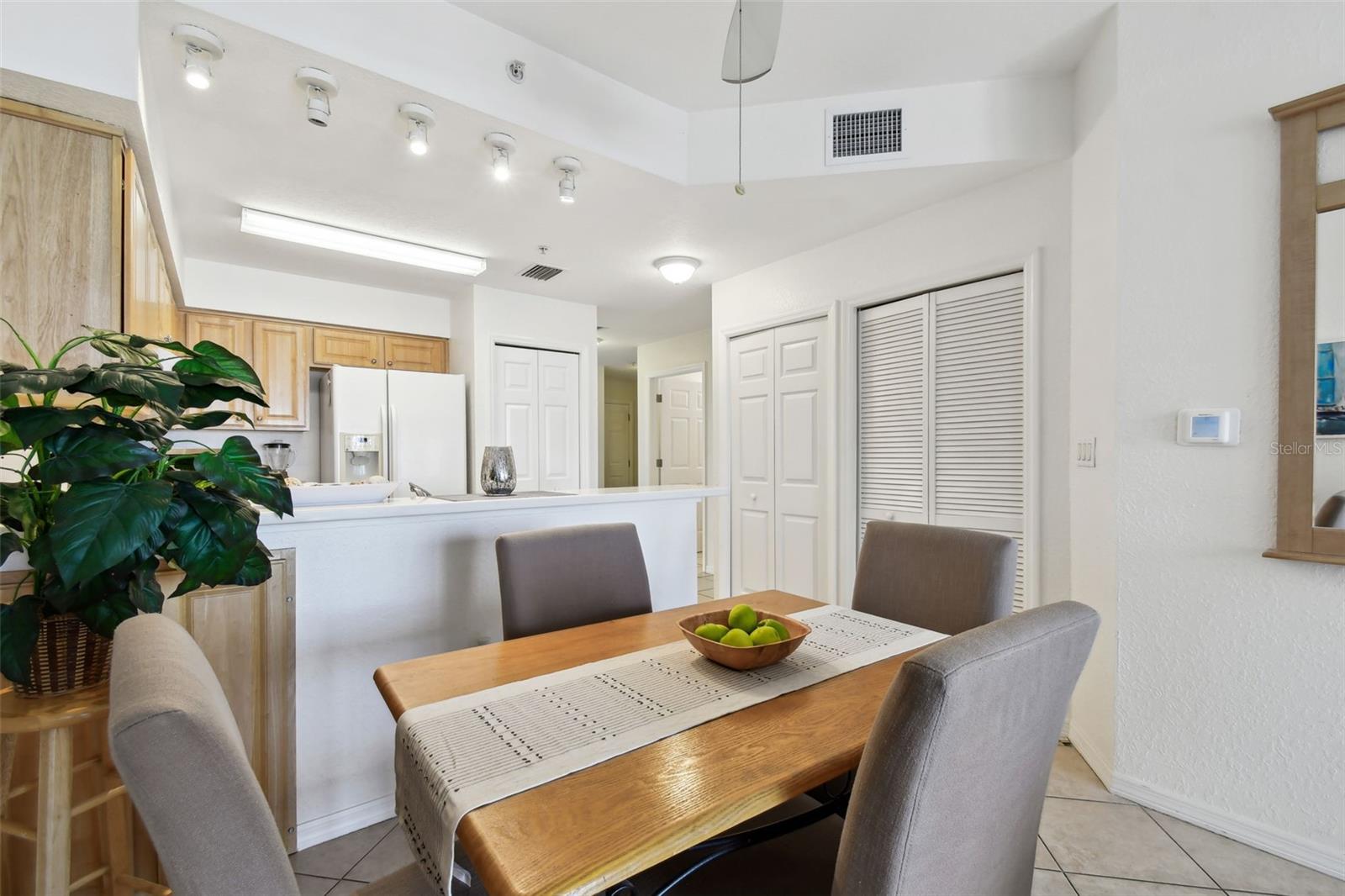 Image 32 of 49 For 13999 Gulf Boulevard 302