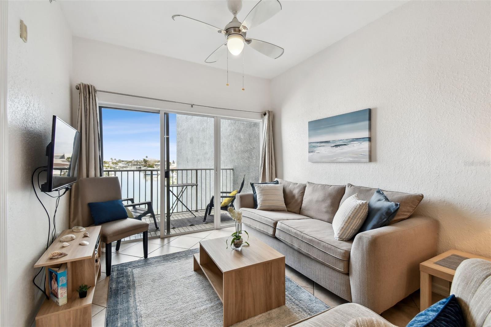 Image 33 of 49 For 13999 Gulf Boulevard 302