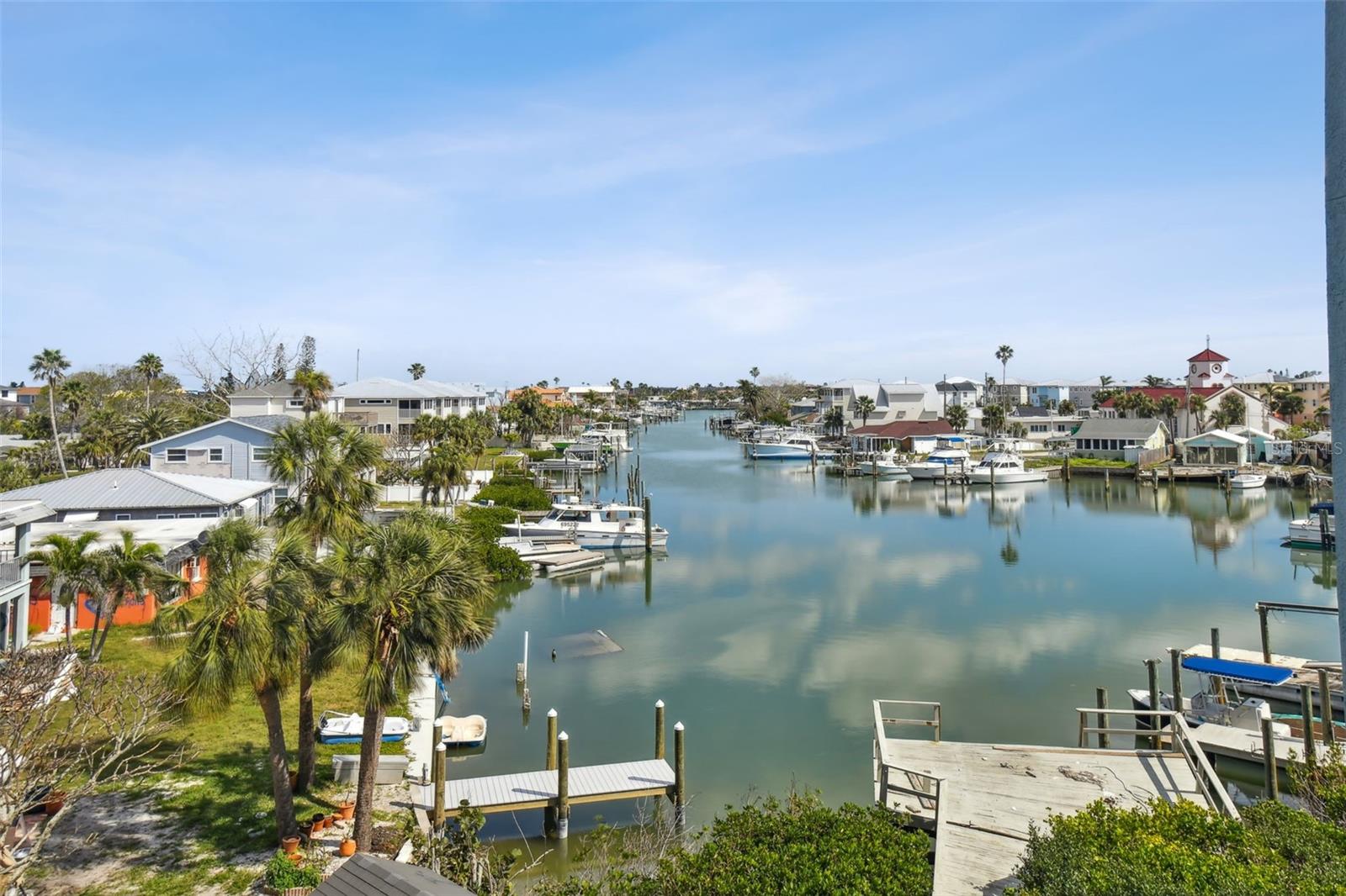 Image 4 of 49 For 13999 Gulf Boulevard 302