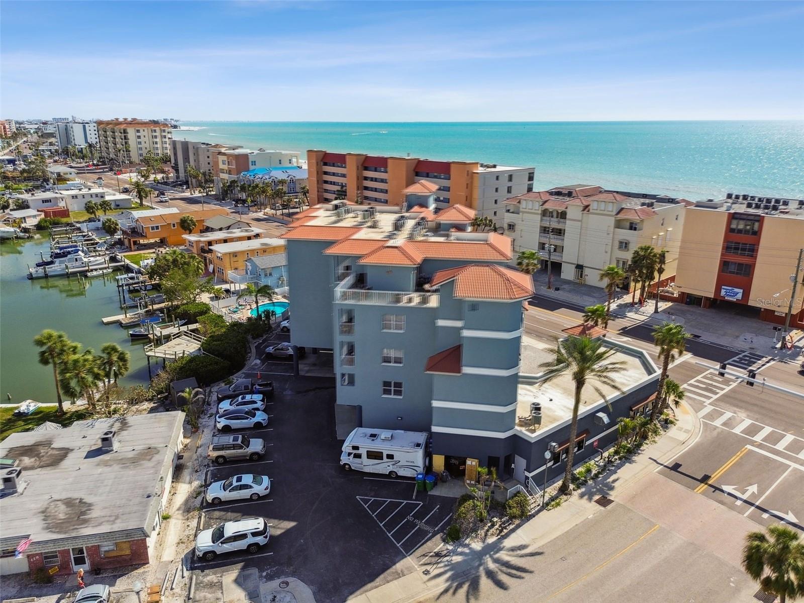 Image 41 of 49 For 13999 Gulf Boulevard 302