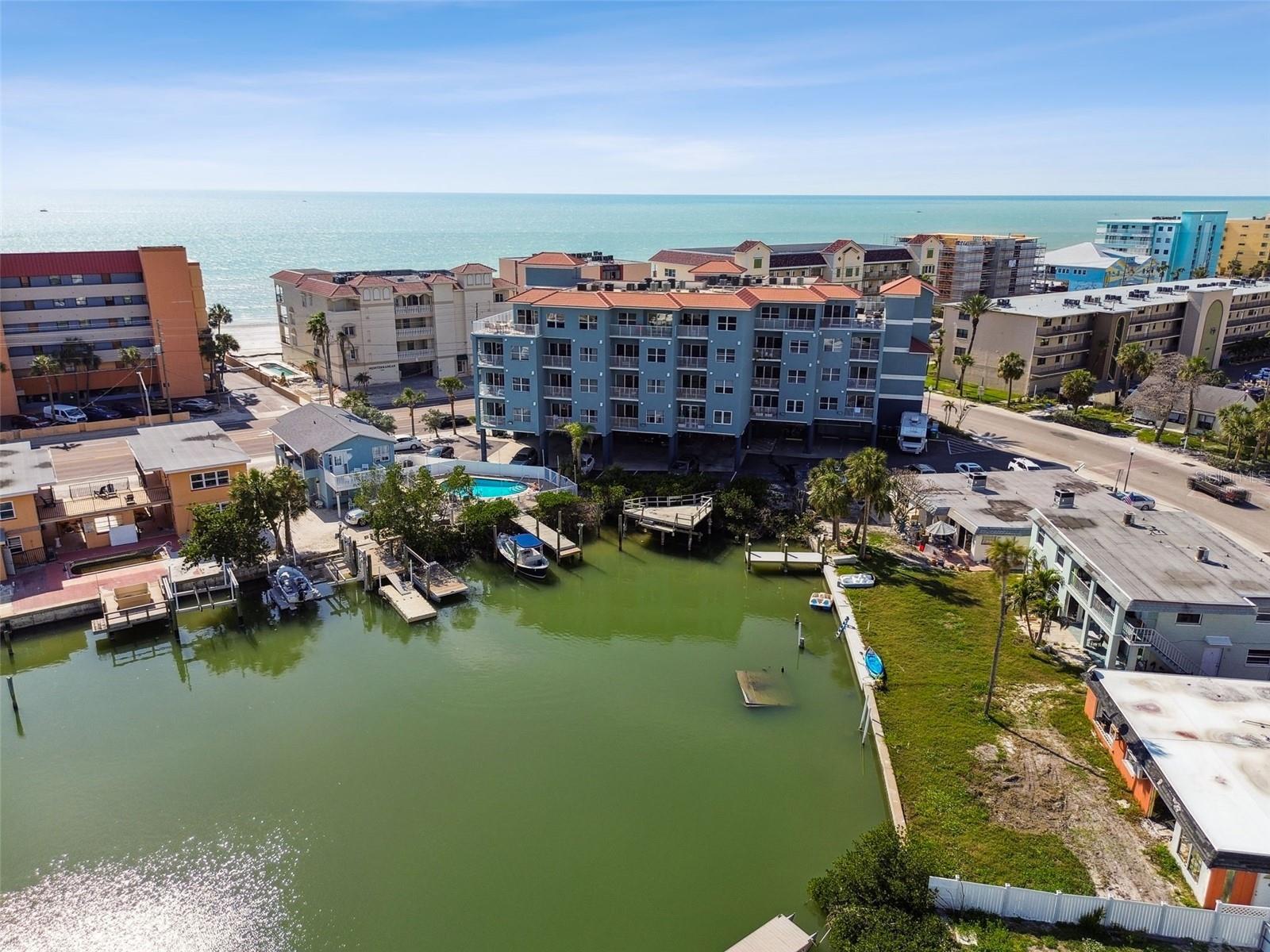 Image 42 of 49 For 13999 Gulf Boulevard 302
