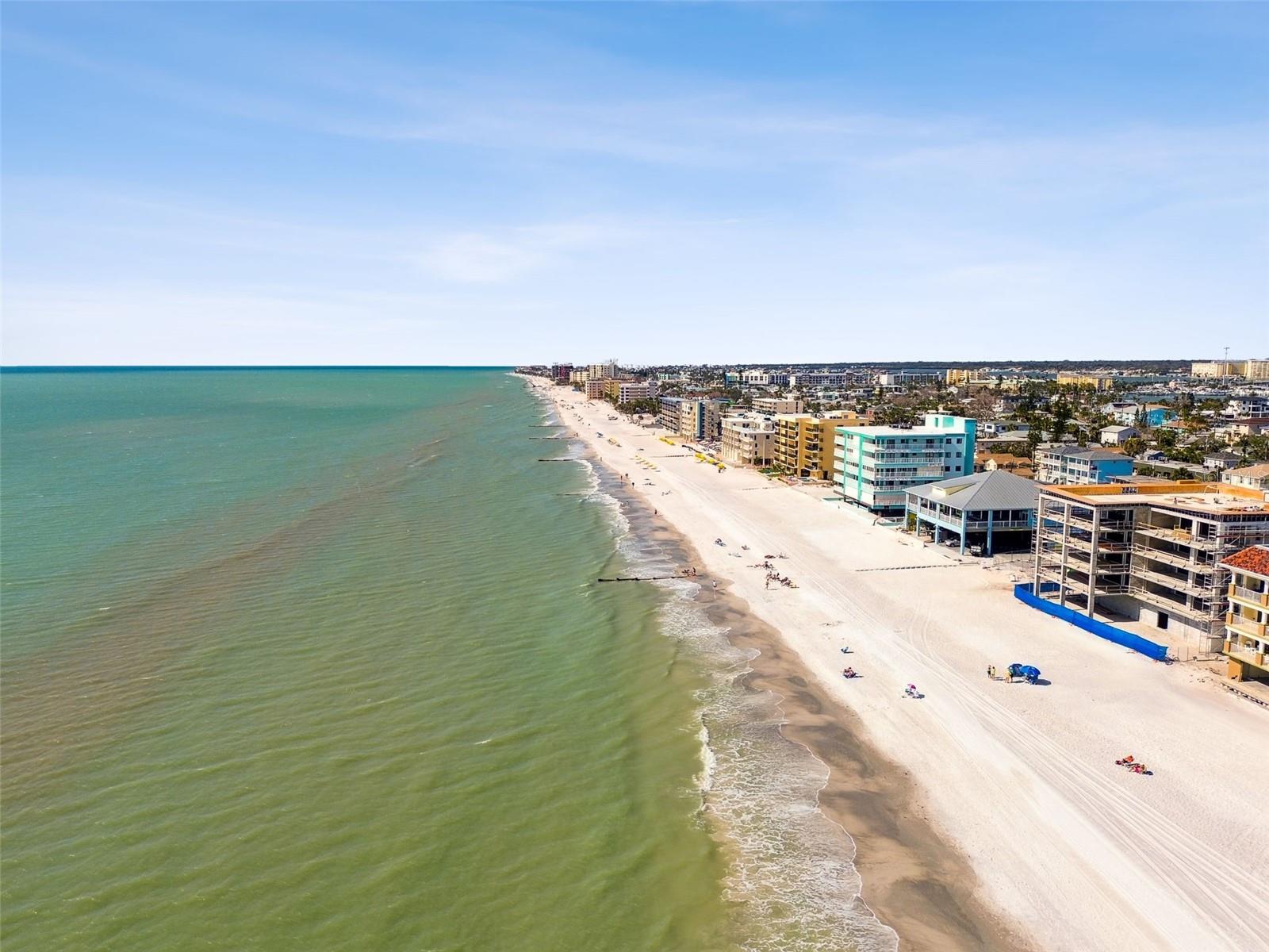 Image 44 of 49 For 13999 Gulf Boulevard 302
