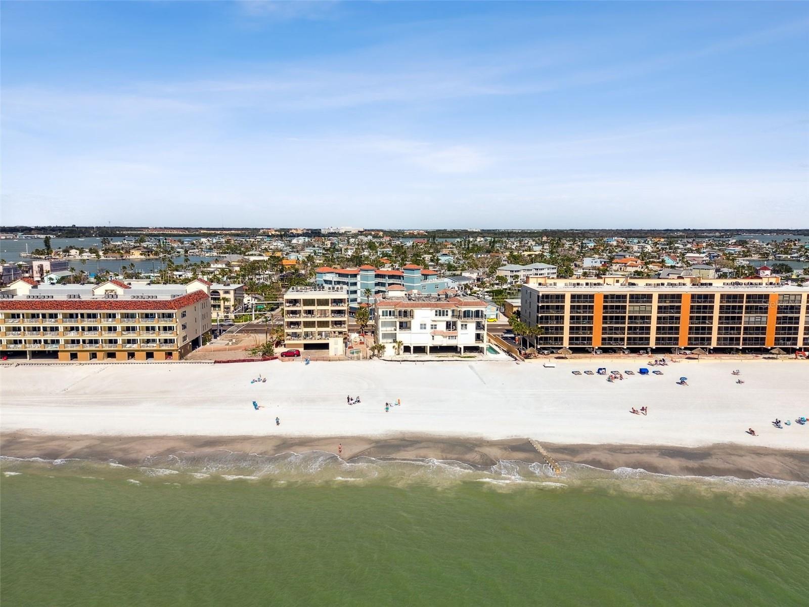 Image 45 of 49 For 13999 Gulf Boulevard 302