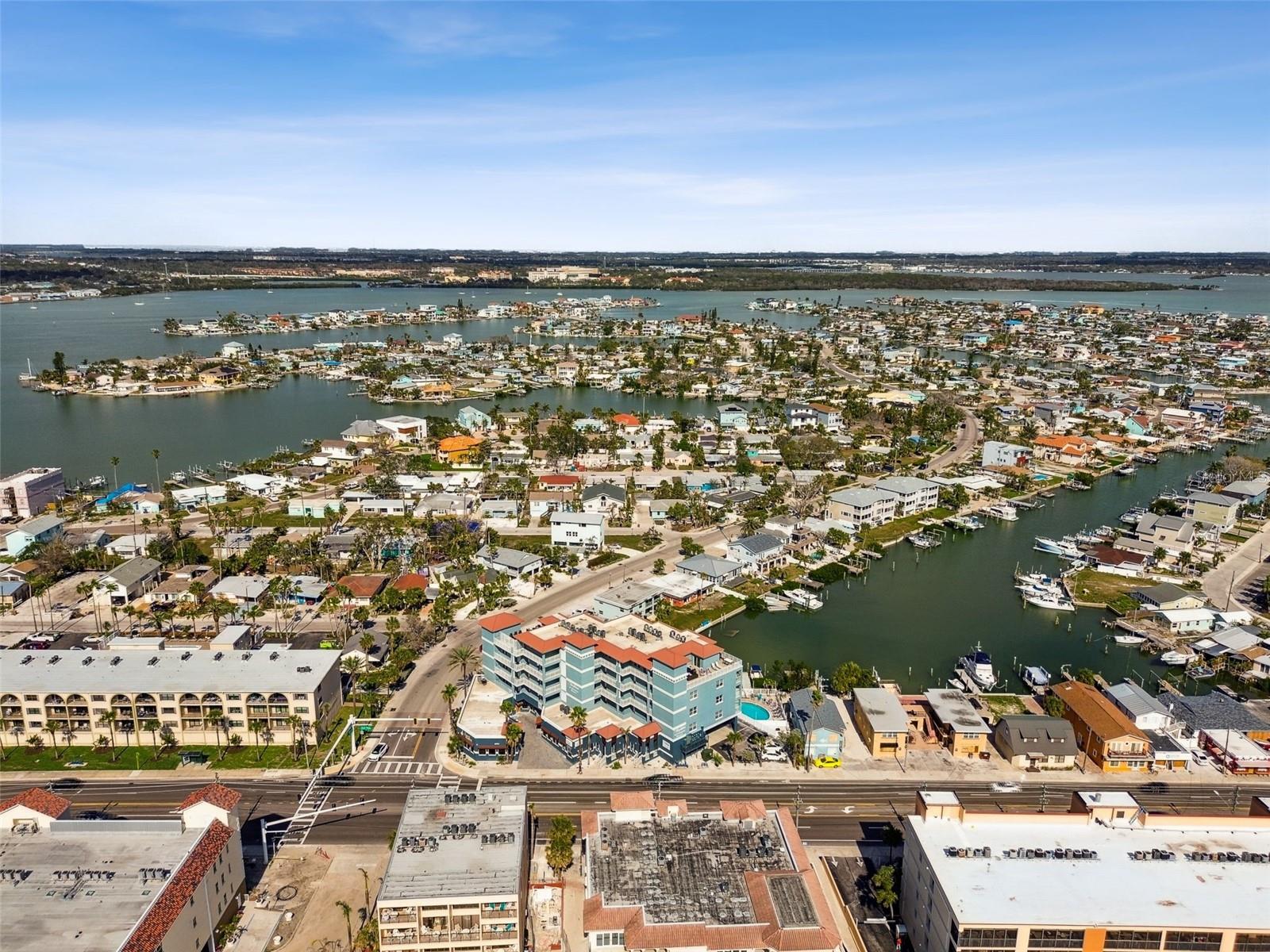 Image 46 of 49 For 13999 Gulf Boulevard 302