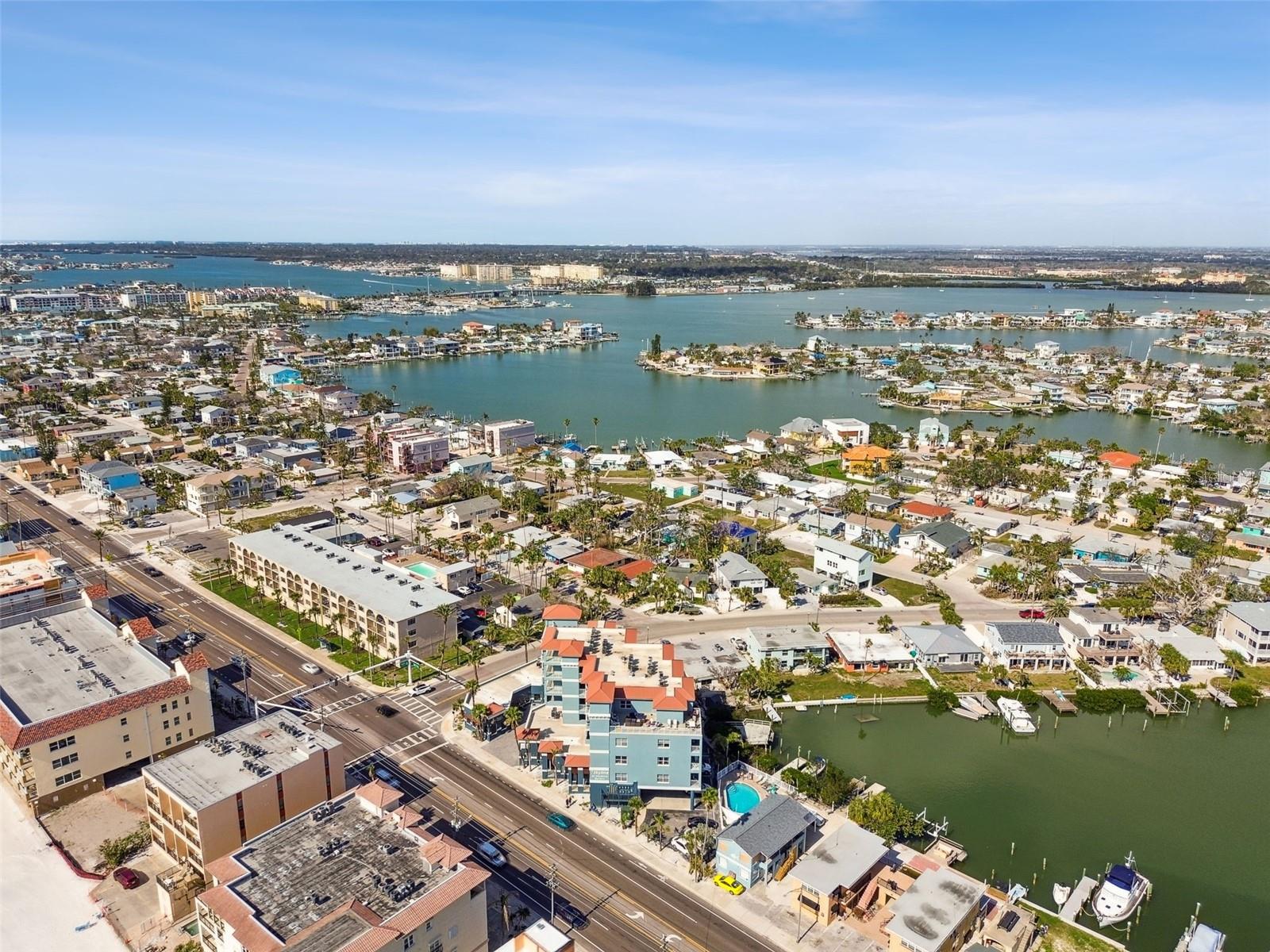 Image 47 of 49 For 13999 Gulf Boulevard 302