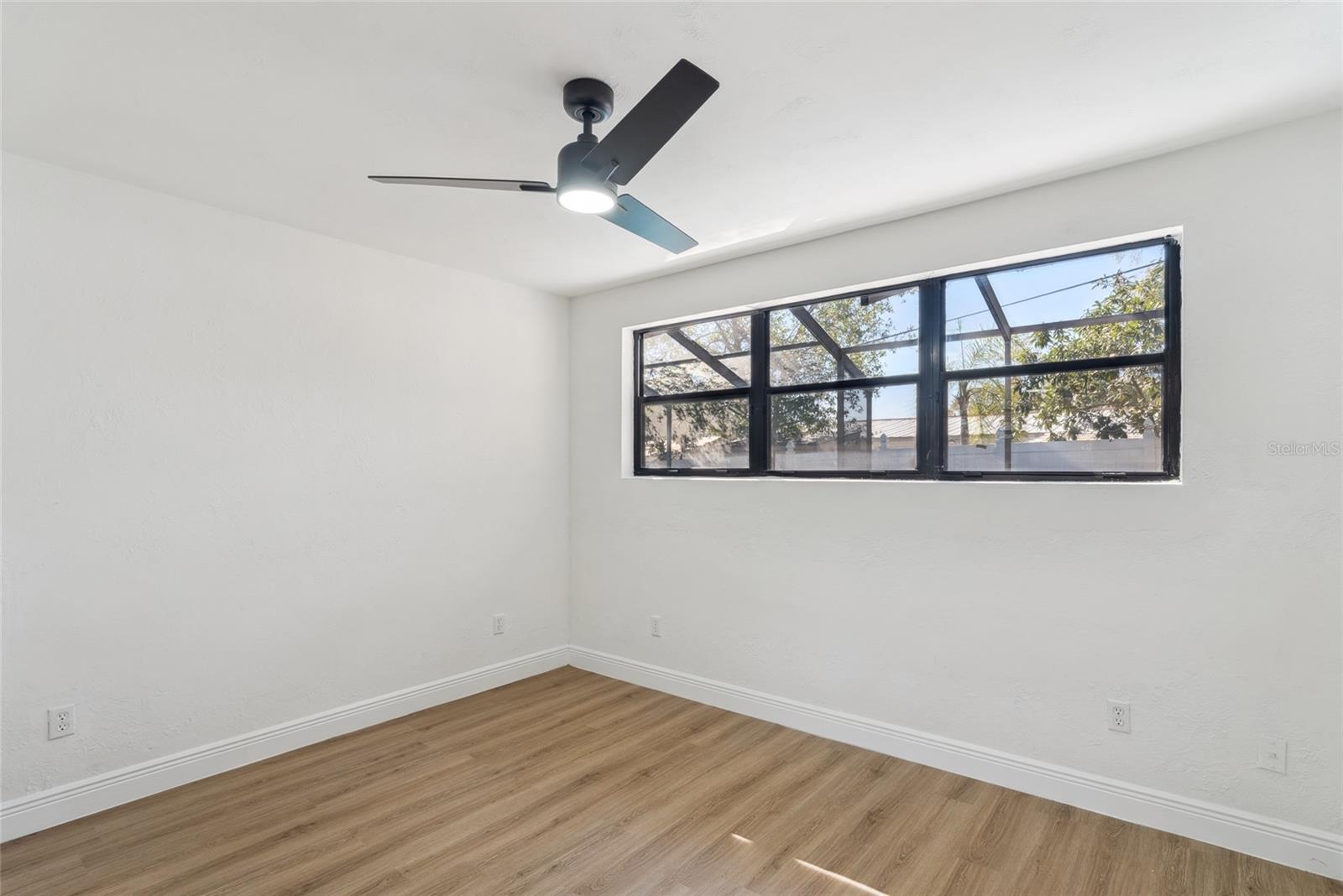 Listing photo id 20 for 205 Mission Hills Avenue