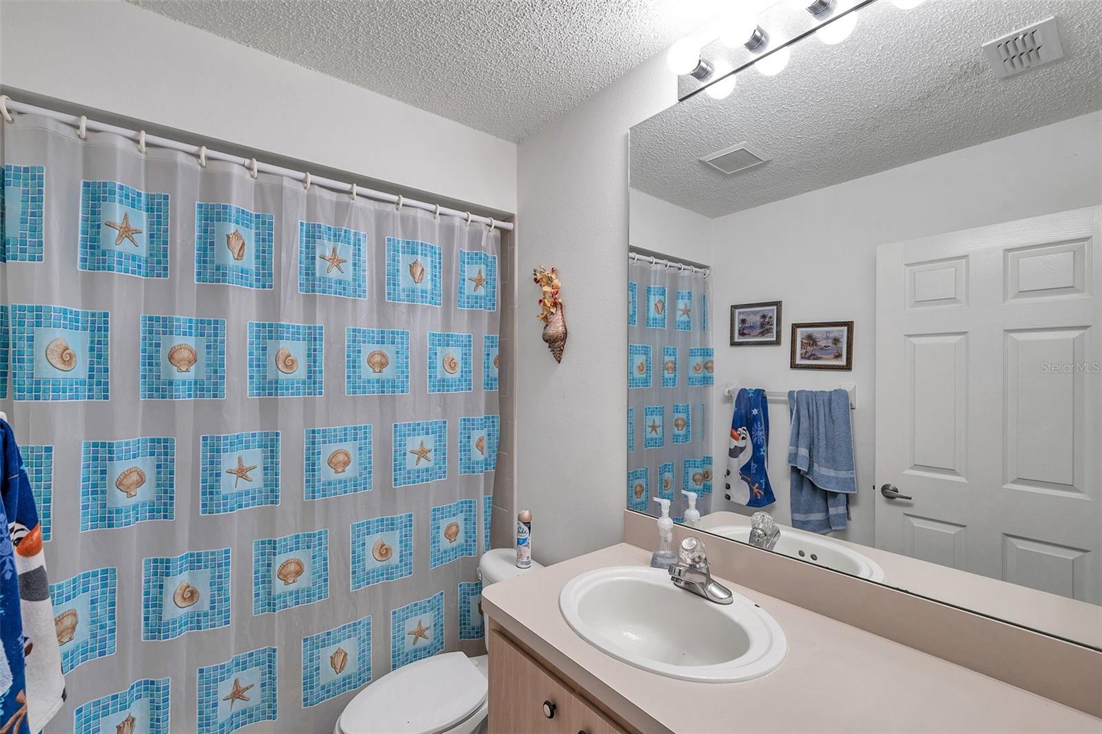 Listing photo id 13 for 4611 Anaconda Drive