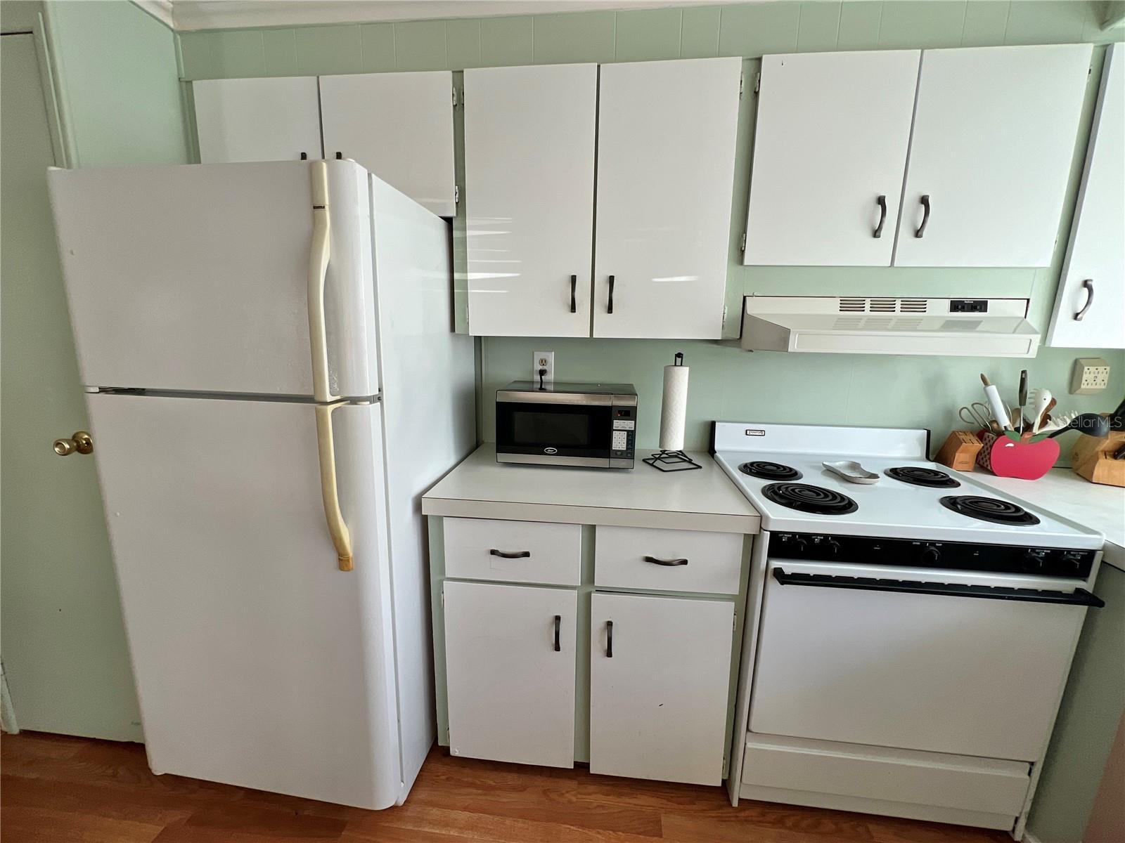 Listing photo id 8 for 7167 Mount Hawthorne Road Ne 591
