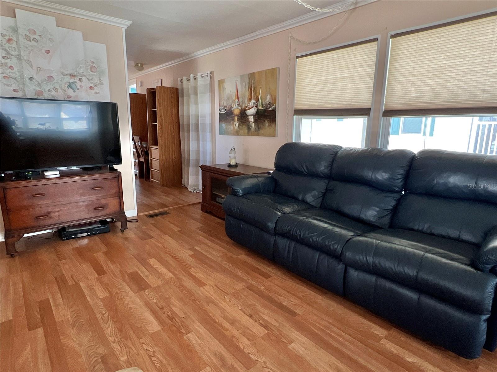 Listing photo id 11 for 7167 Mount Hawthorne Road Ne 591