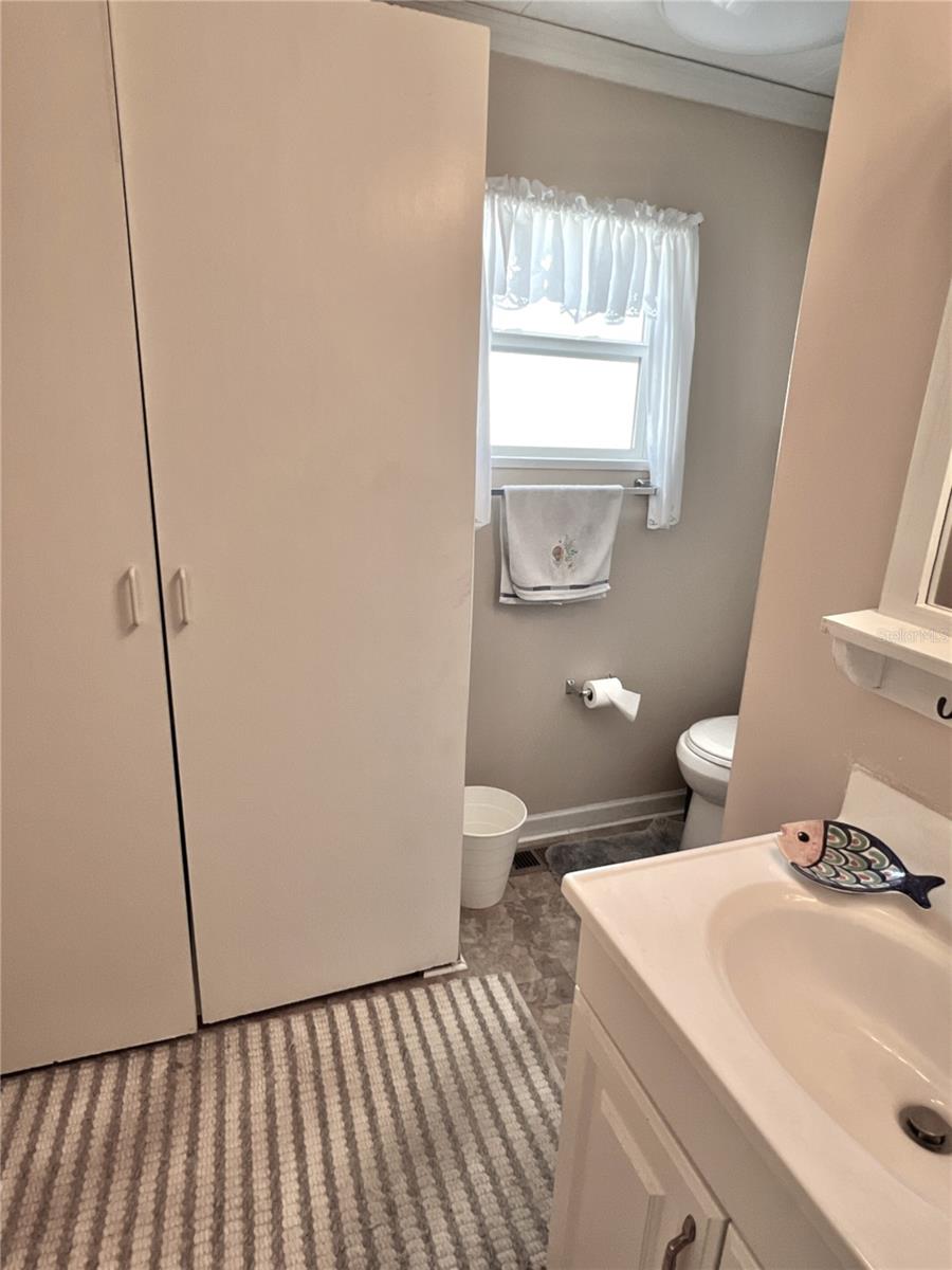 Listing photo id 13 for 7167 Mount Hawthorne Road Ne 591
