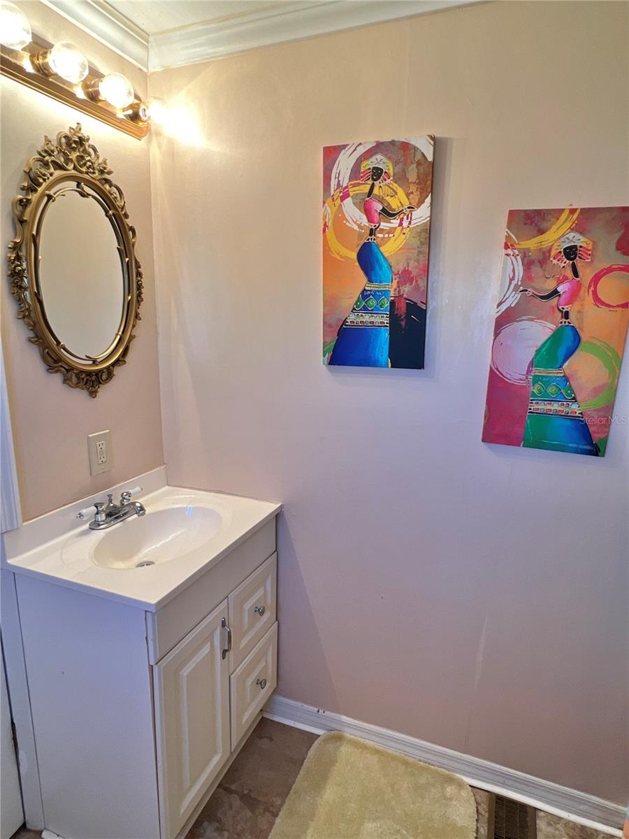 Listing photo id 18 for 7167 Mount Hawthorne Road Ne 591