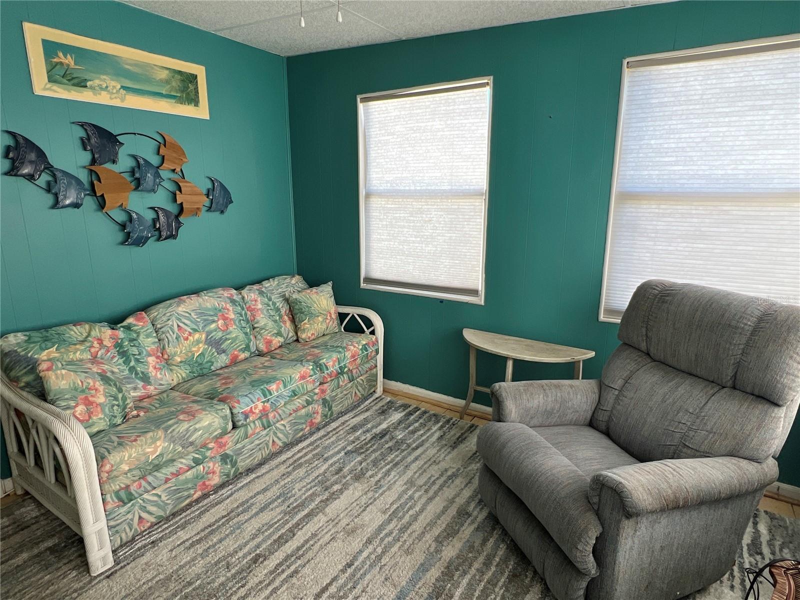 Listing photo id 2 for 7167 Mount Hawthorne Road Ne 591