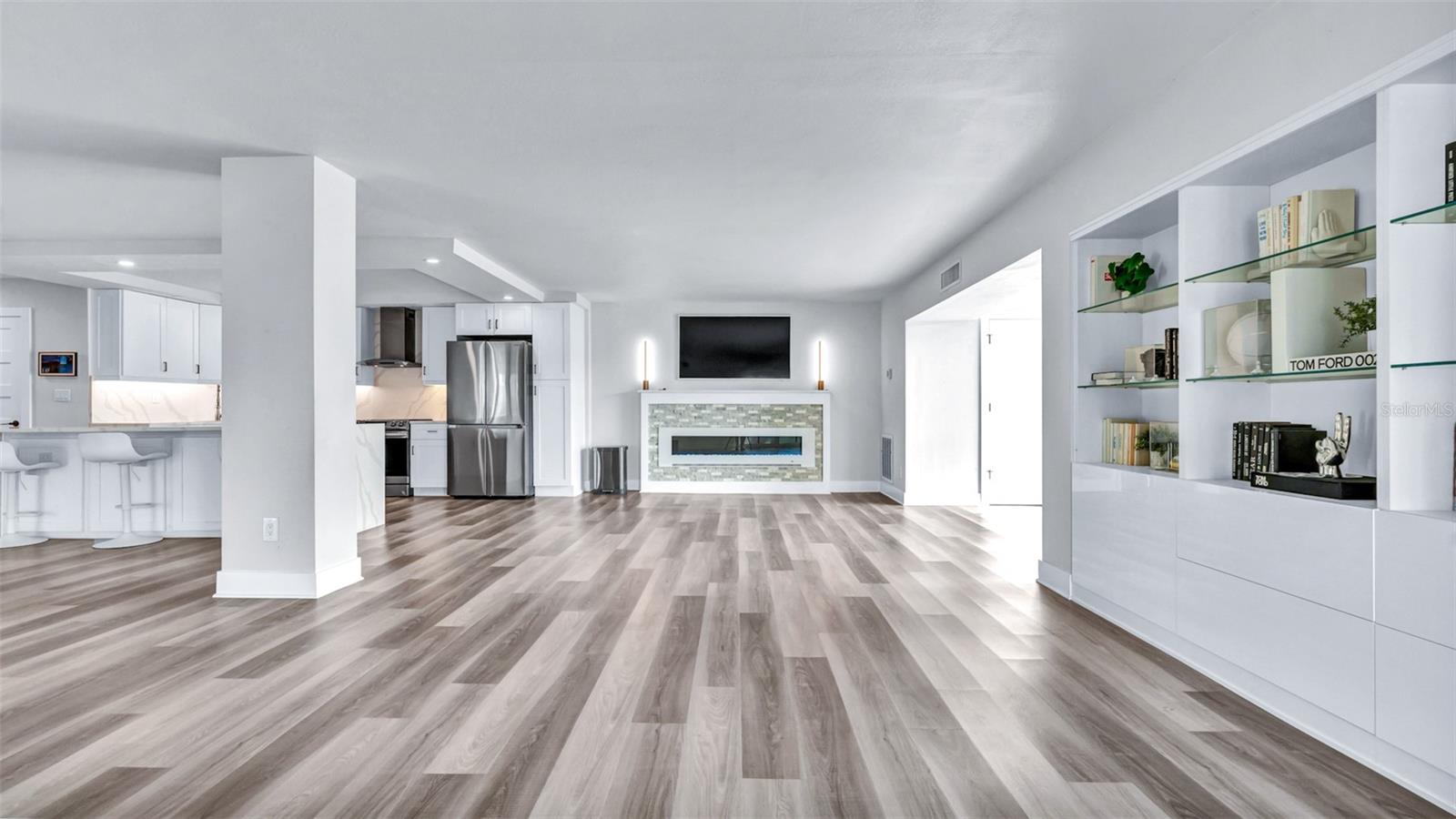 Image 11 of 66 For 855 Bayway Boulevard 105