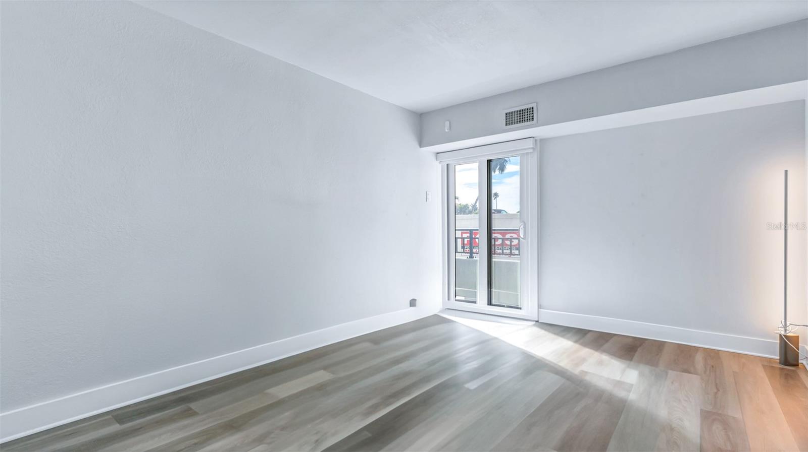 Image 18 of 66 For 855 Bayway Boulevard 105