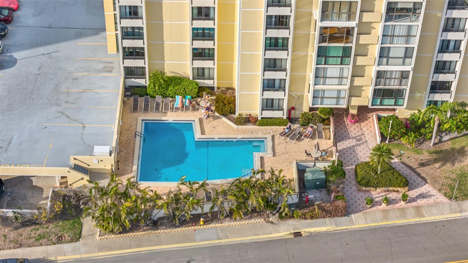 Image 43 of 66 For 855 Bayway Boulevard 105