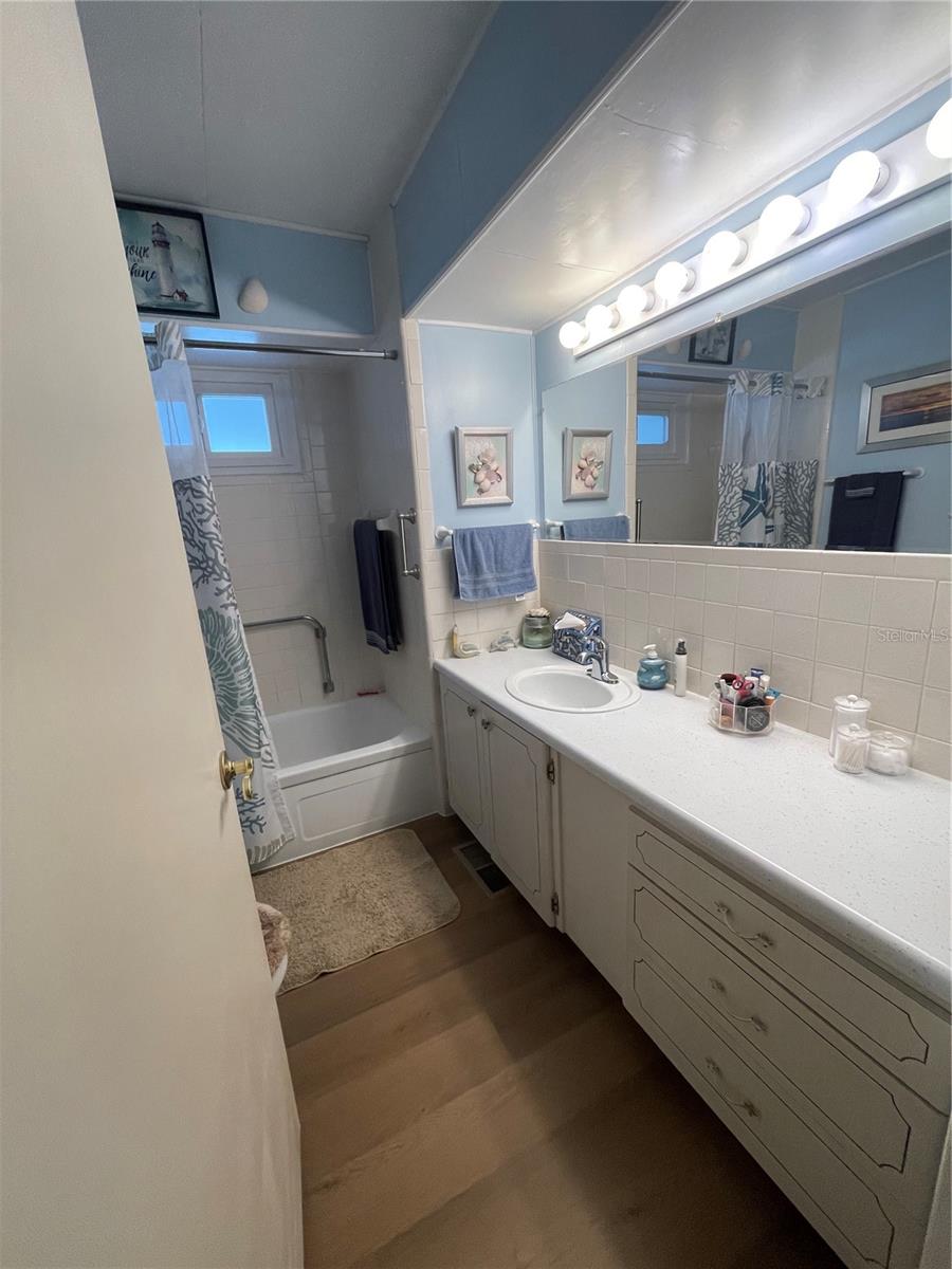 Image 11 of 25 For 9900 Ulmerton Road 242