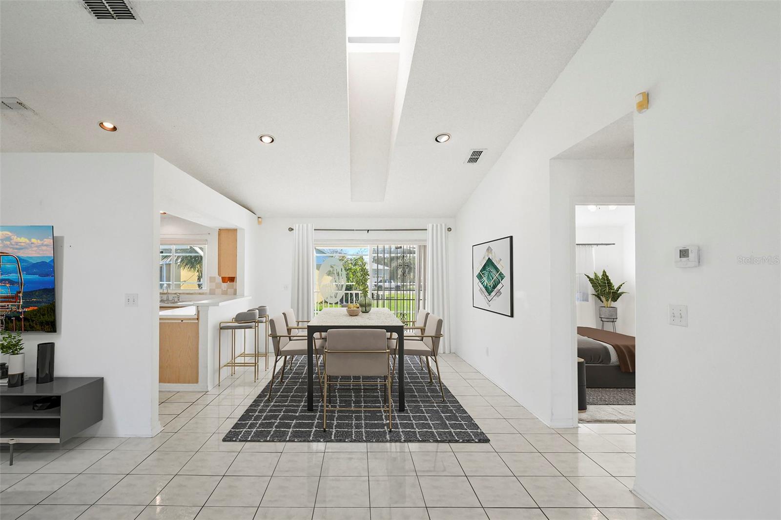 Image 4 of 33 For 4320 51st Avenue S