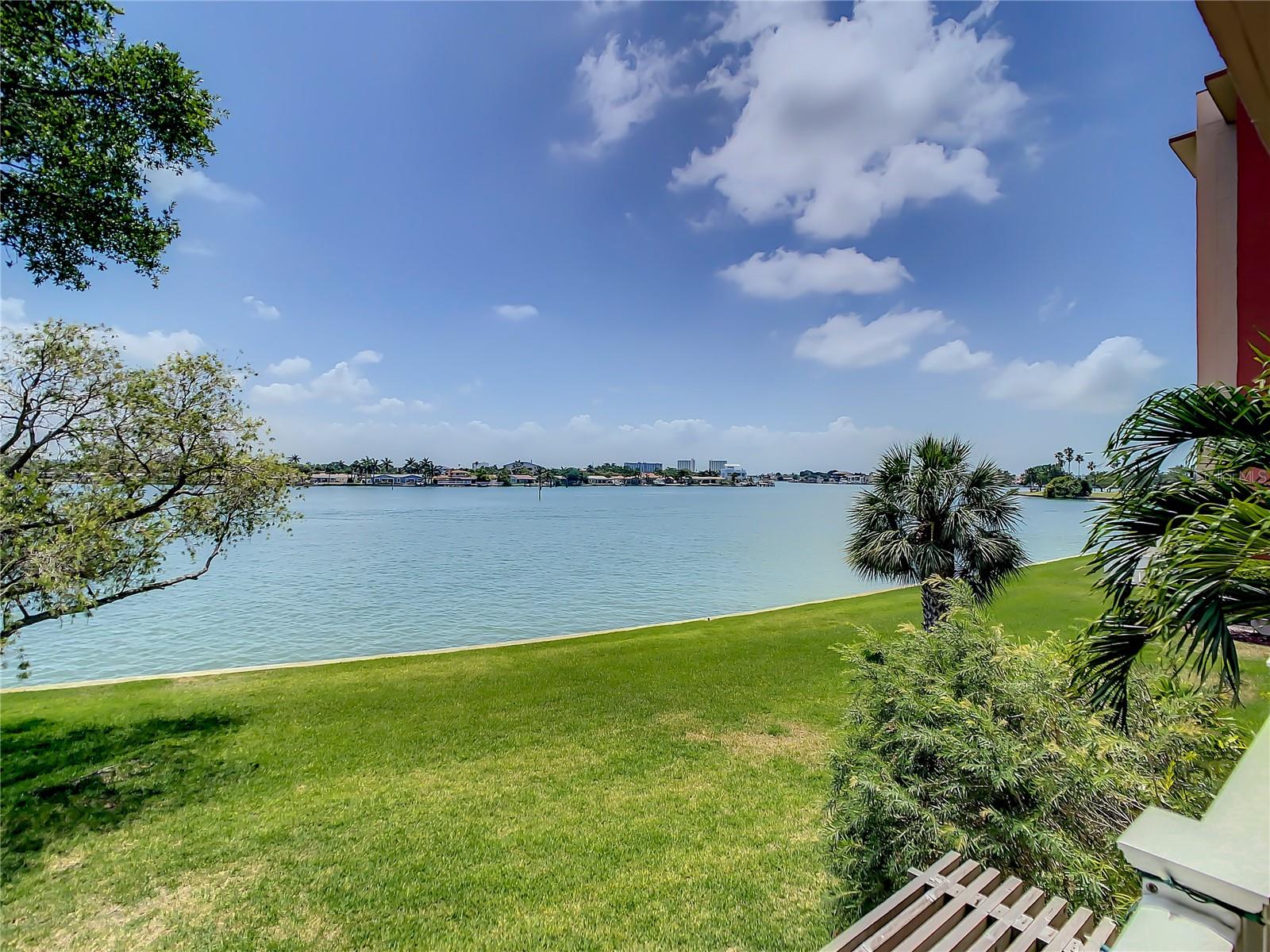 Listing photo id 51 for 500 Treasure Island Causeway 207