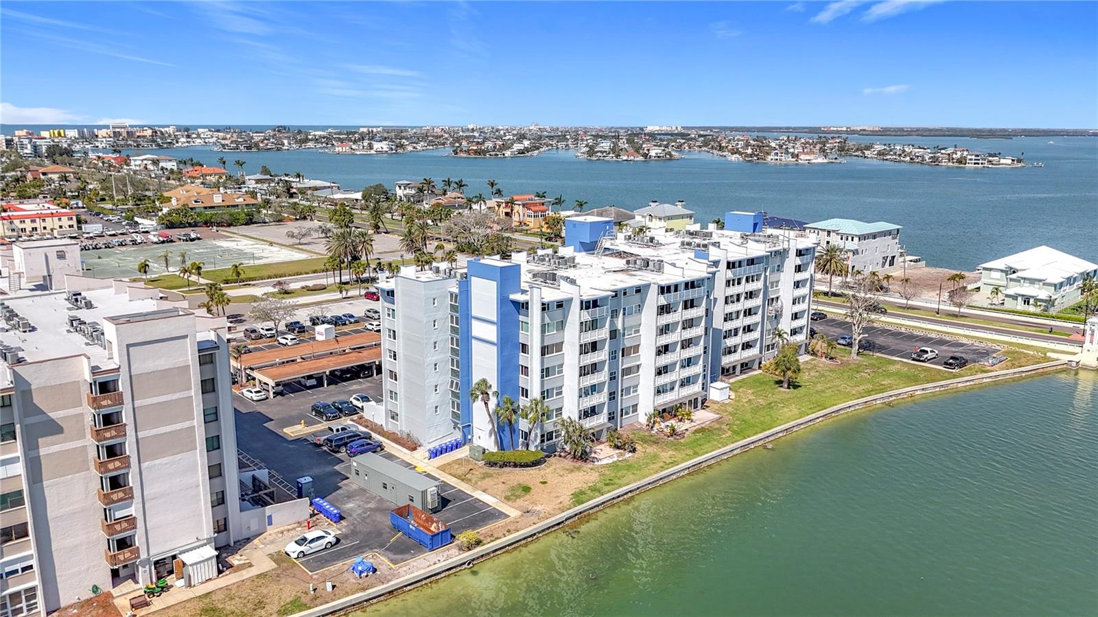 Image 59 of 68 For 500 Treasure Island Causeway 207