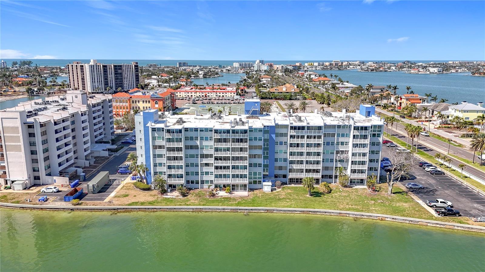 Image 60 of 68 For 500 Treasure Island Causeway 207
