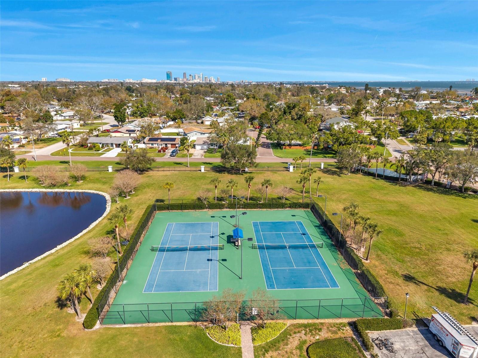 Image 55 of 60 For 4842 Coquina Key Drive Se B