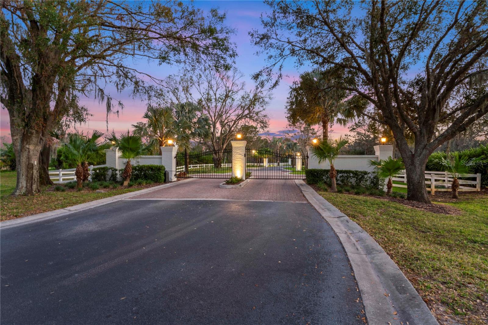 Image 7 of 100 For 11441 Hammock Oaks Court