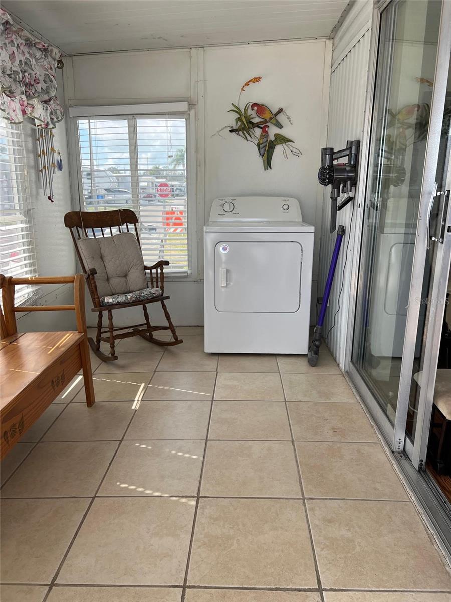 Image 10 of 27 For 12766 Seminole Boulevard 4