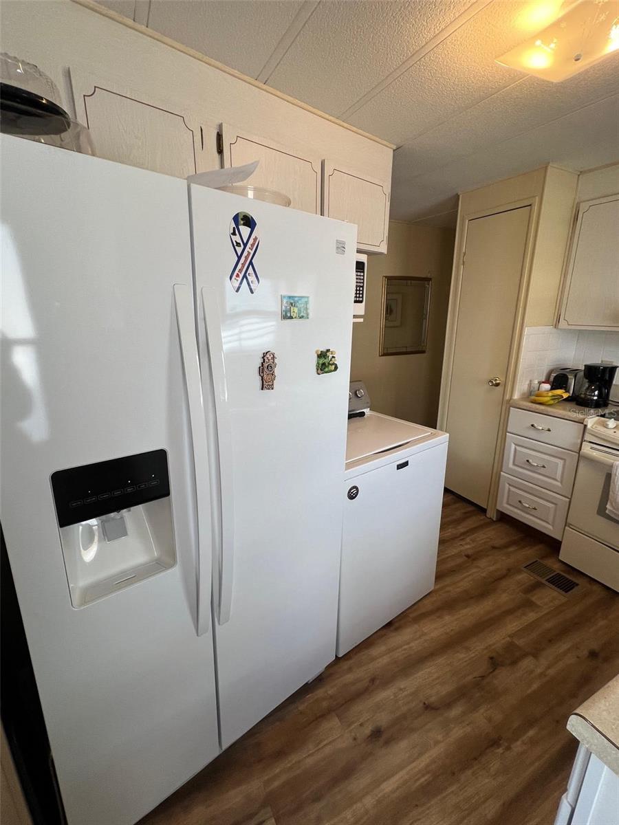 Image 14 of 27 For 12766 Seminole Boulevard 4