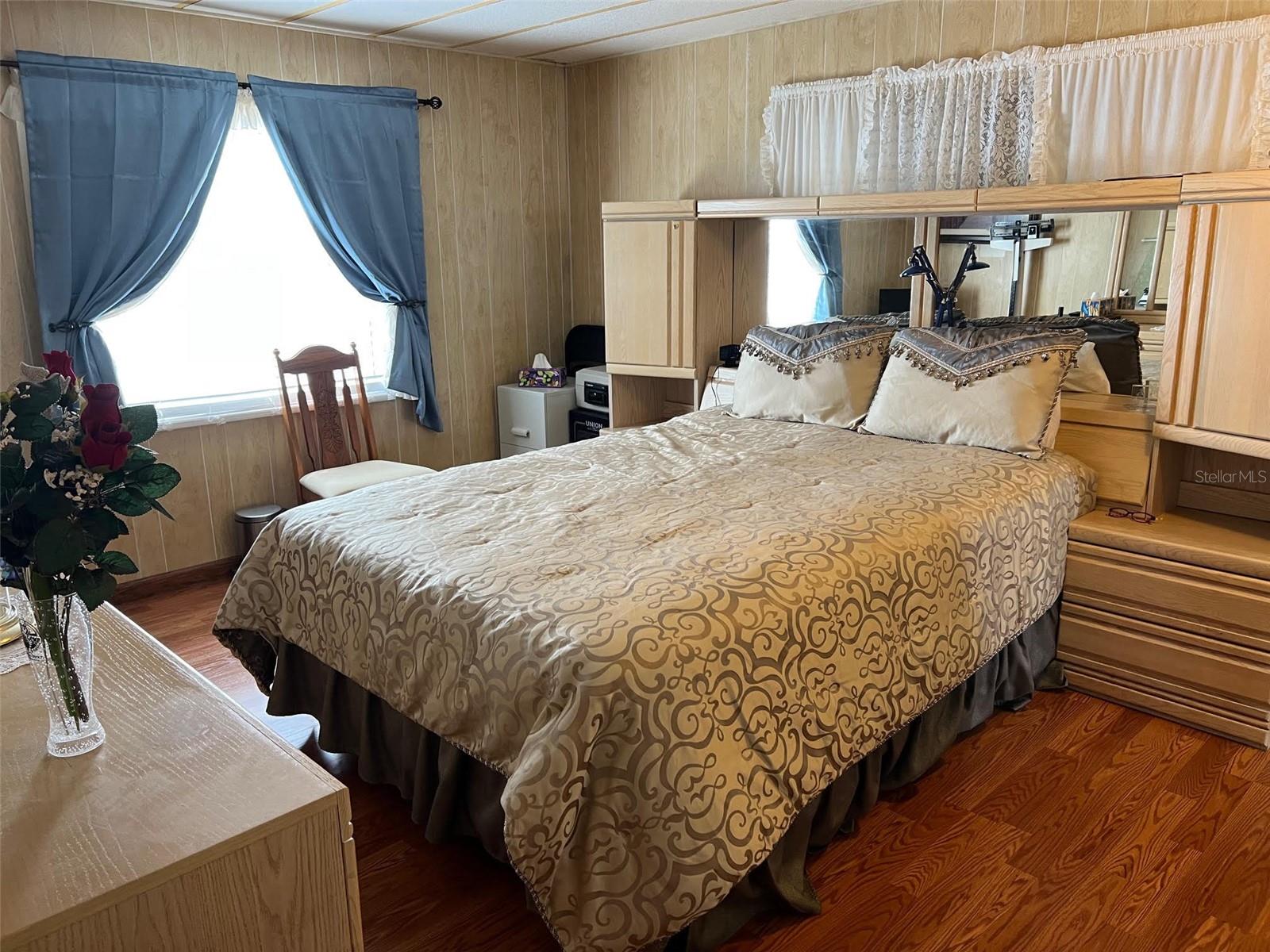 Image 16 of 27 For 12766 Seminole Boulevard 4