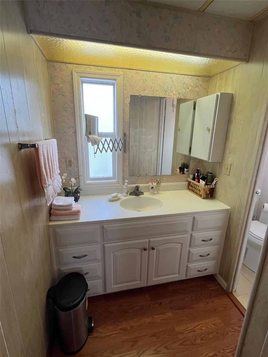 Image 19 of 27 For 12766 Seminole Boulevard 4