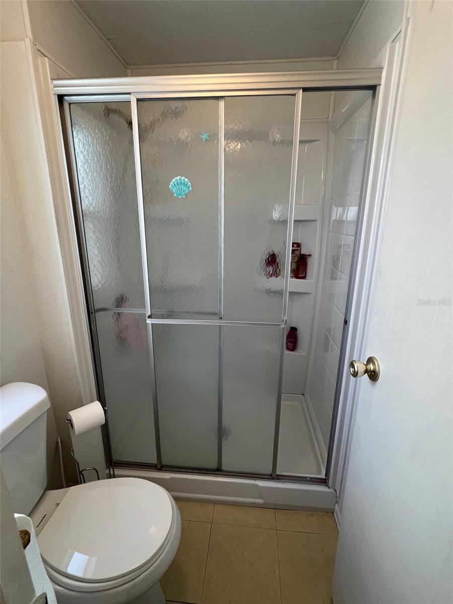 Image 20 of 27 For 12766 Seminole Boulevard 4