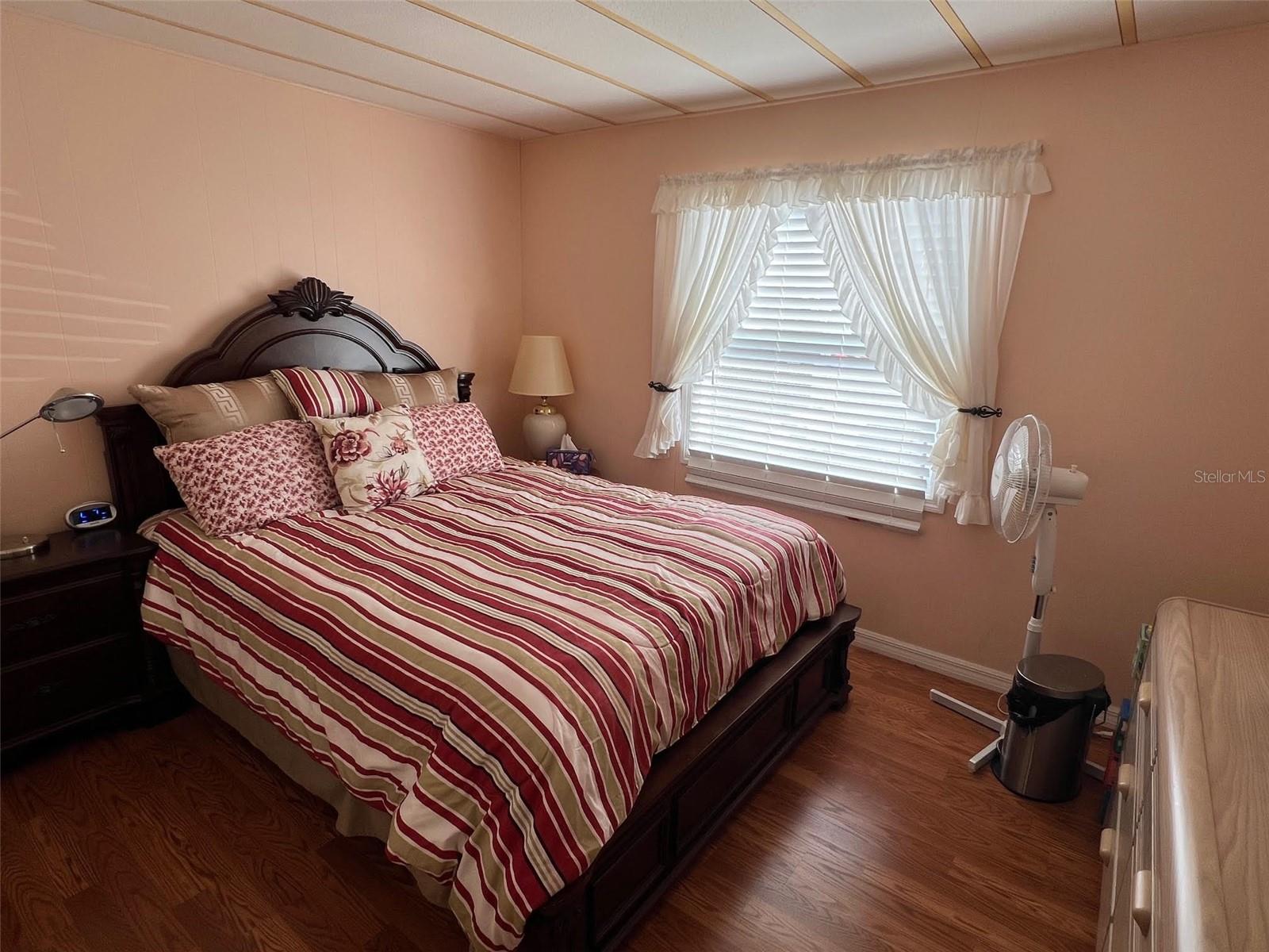 Image 22 of 27 For 12766 Seminole Boulevard 4