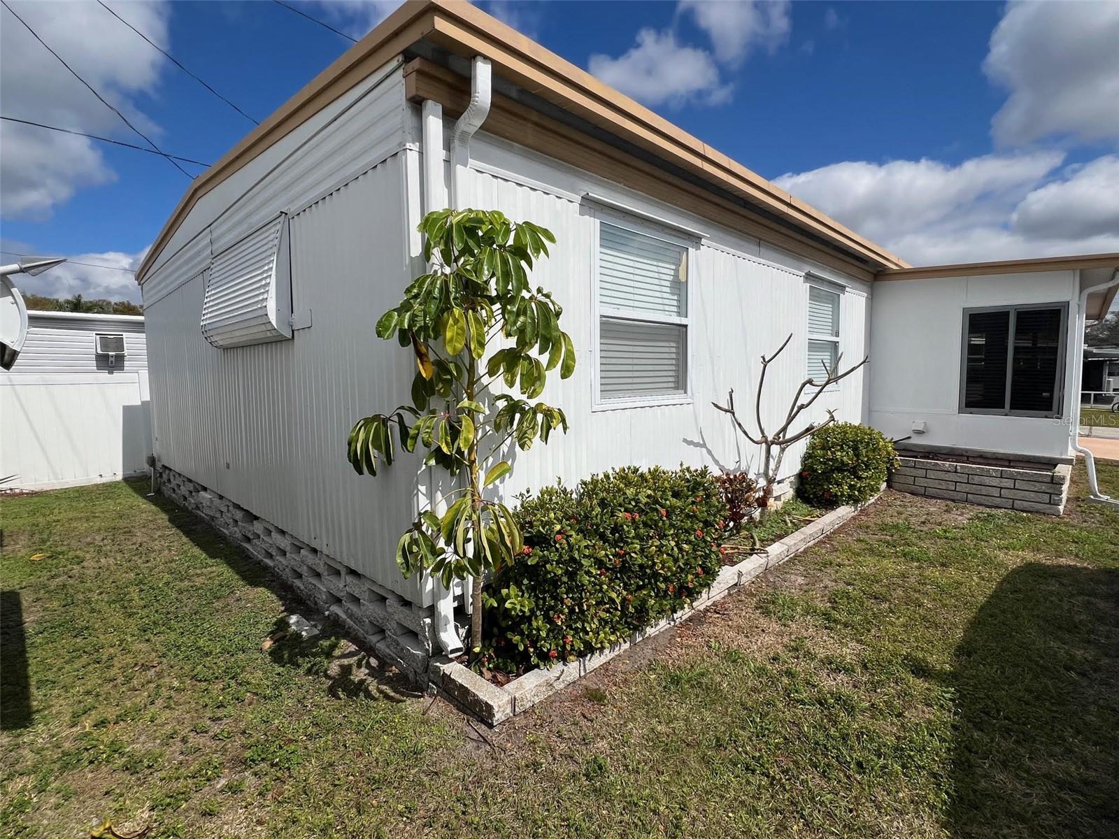 Image 3 of 27 For 12766 Seminole Boulevard 4