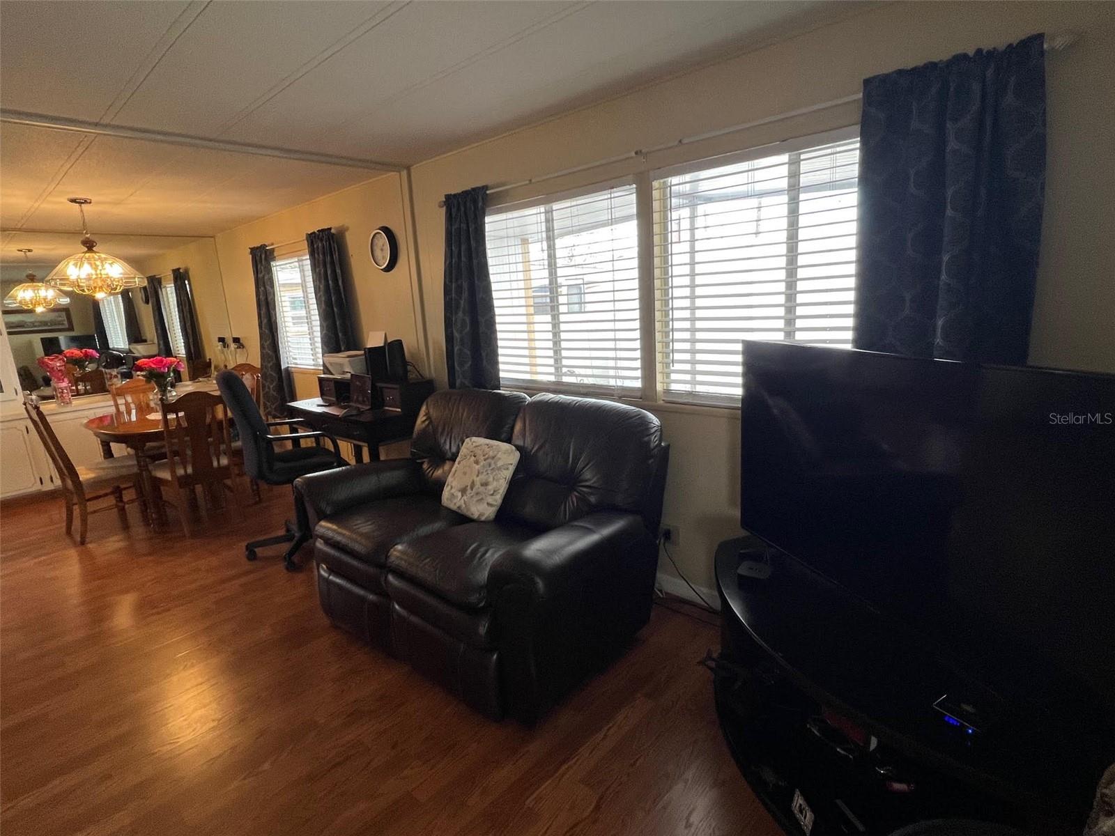 Image 8 of 27 For 12766 Seminole Boulevard 4