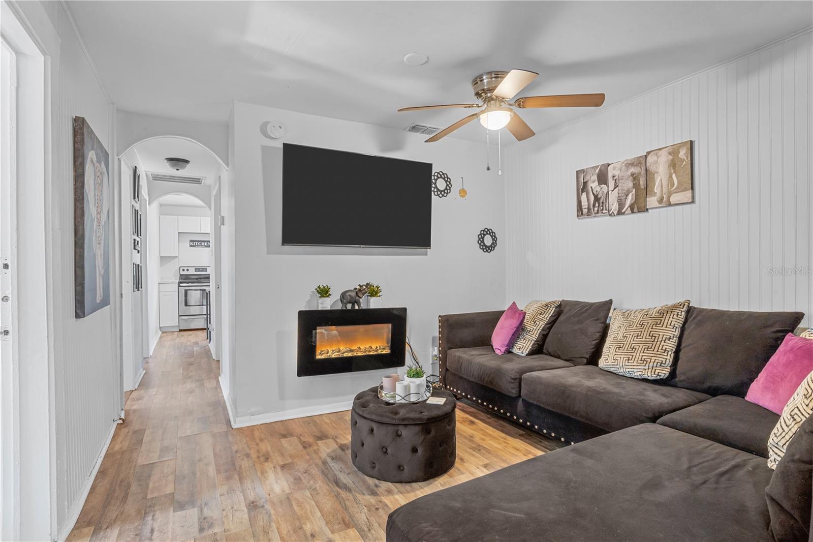 Image 11 of 15 For 828 13th Street